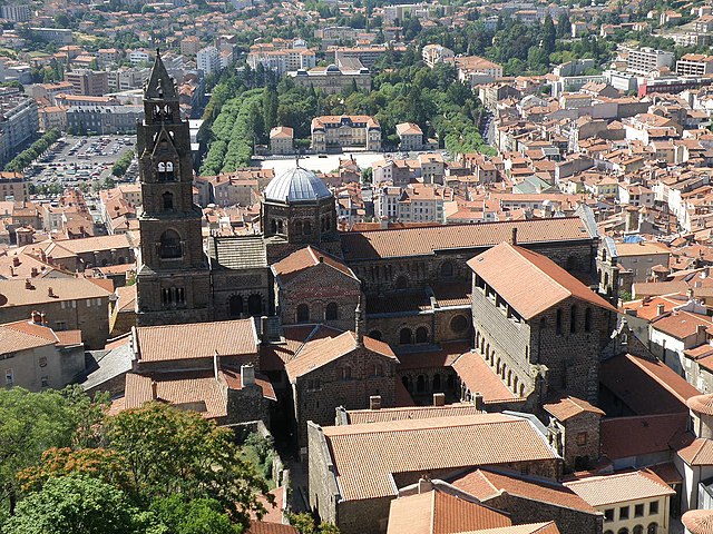 Le Puy-en-Velay (source : Wikimedia Commons)